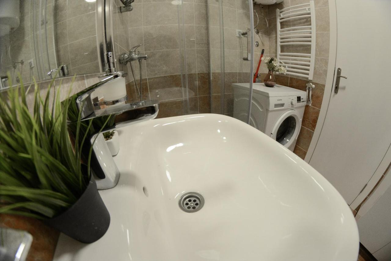 Apartment Dobraya Grey Novi Sad Exterior foto